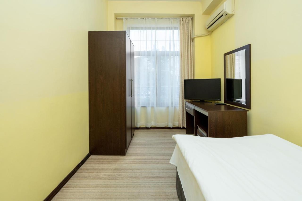 Family Hotel Central Shumen Exterior foto